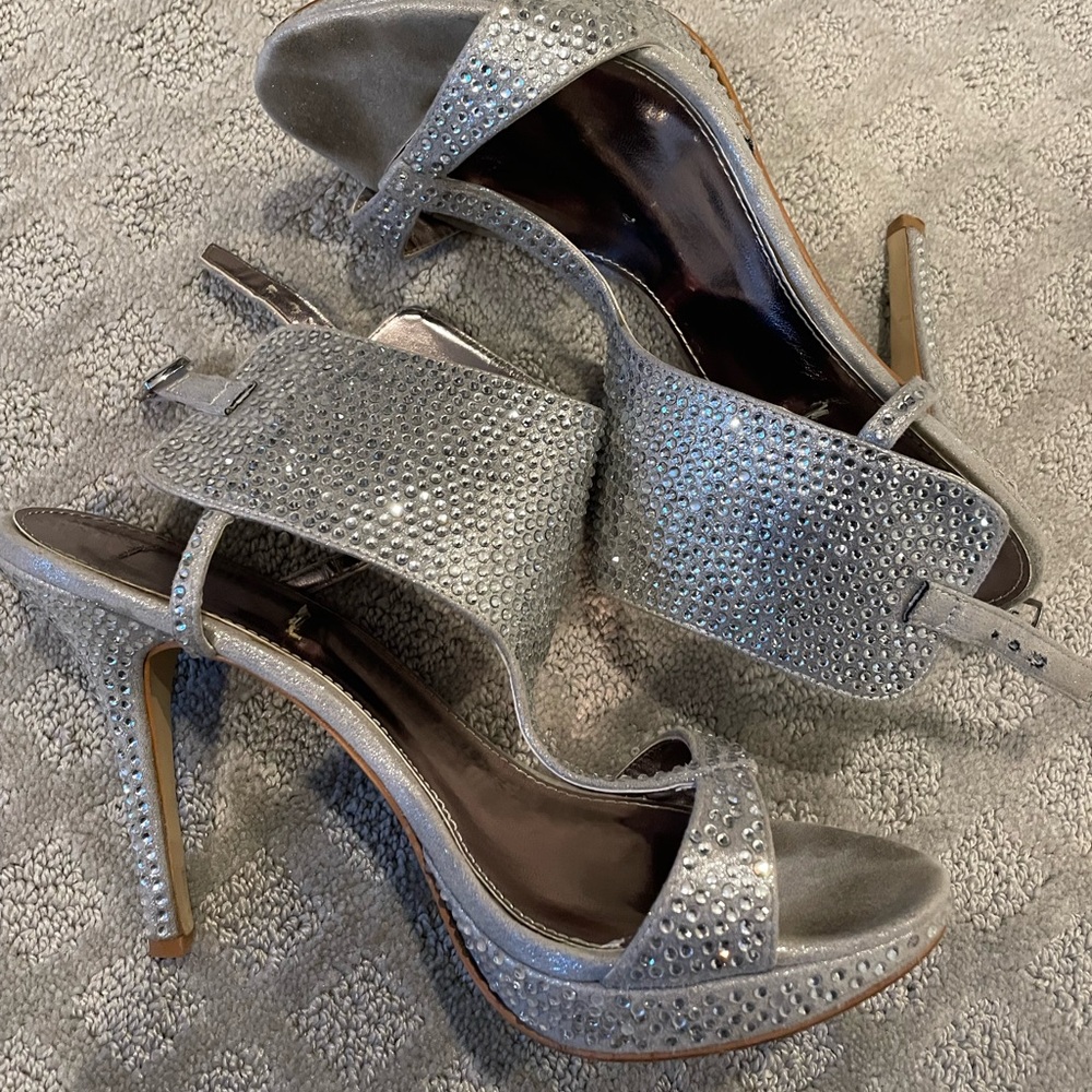 STEVE MADDEN silver rhinestone glamor heels platform with‎ ankle strap